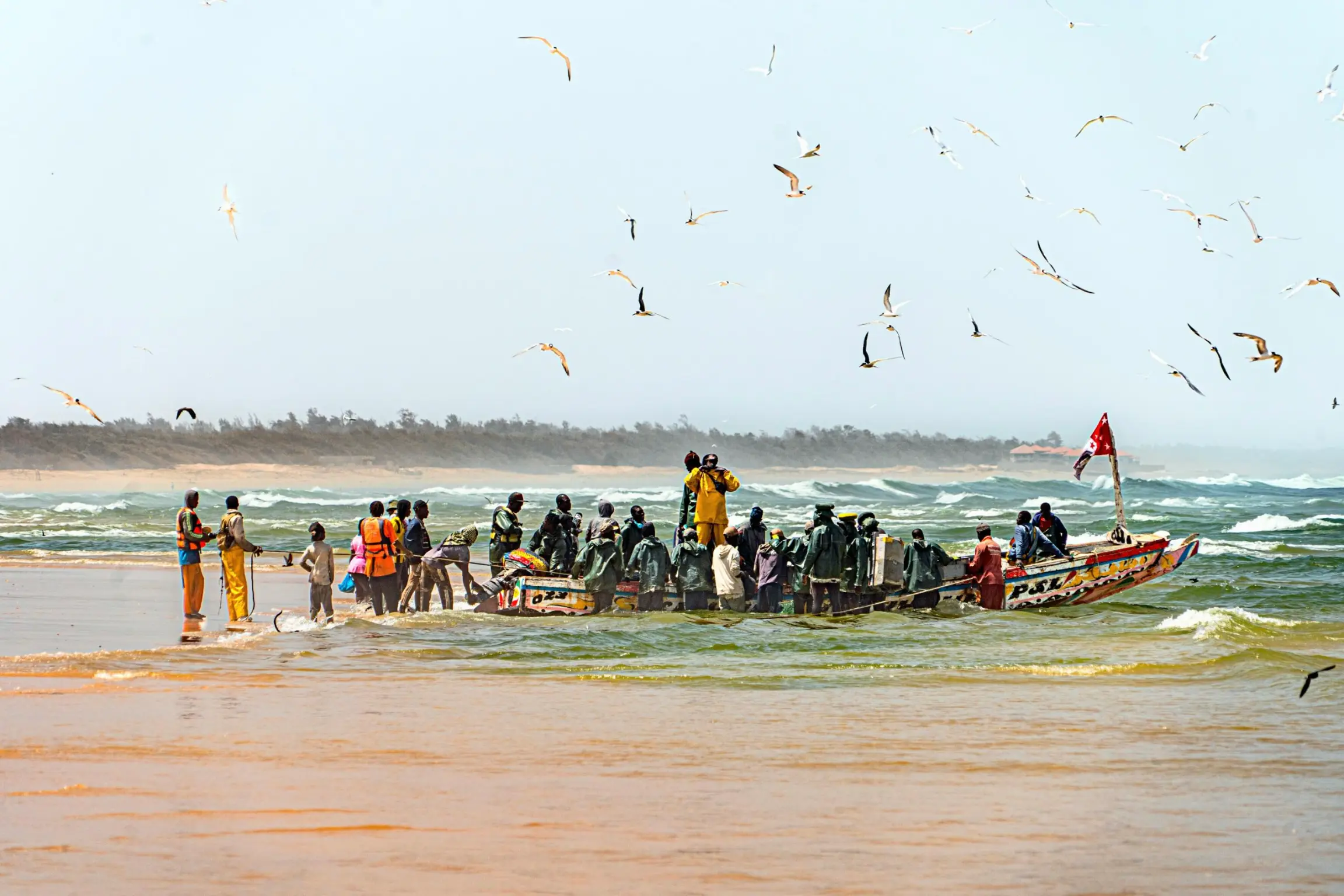 Barcos de pesca en la playa de Saint Louis (Senegal)