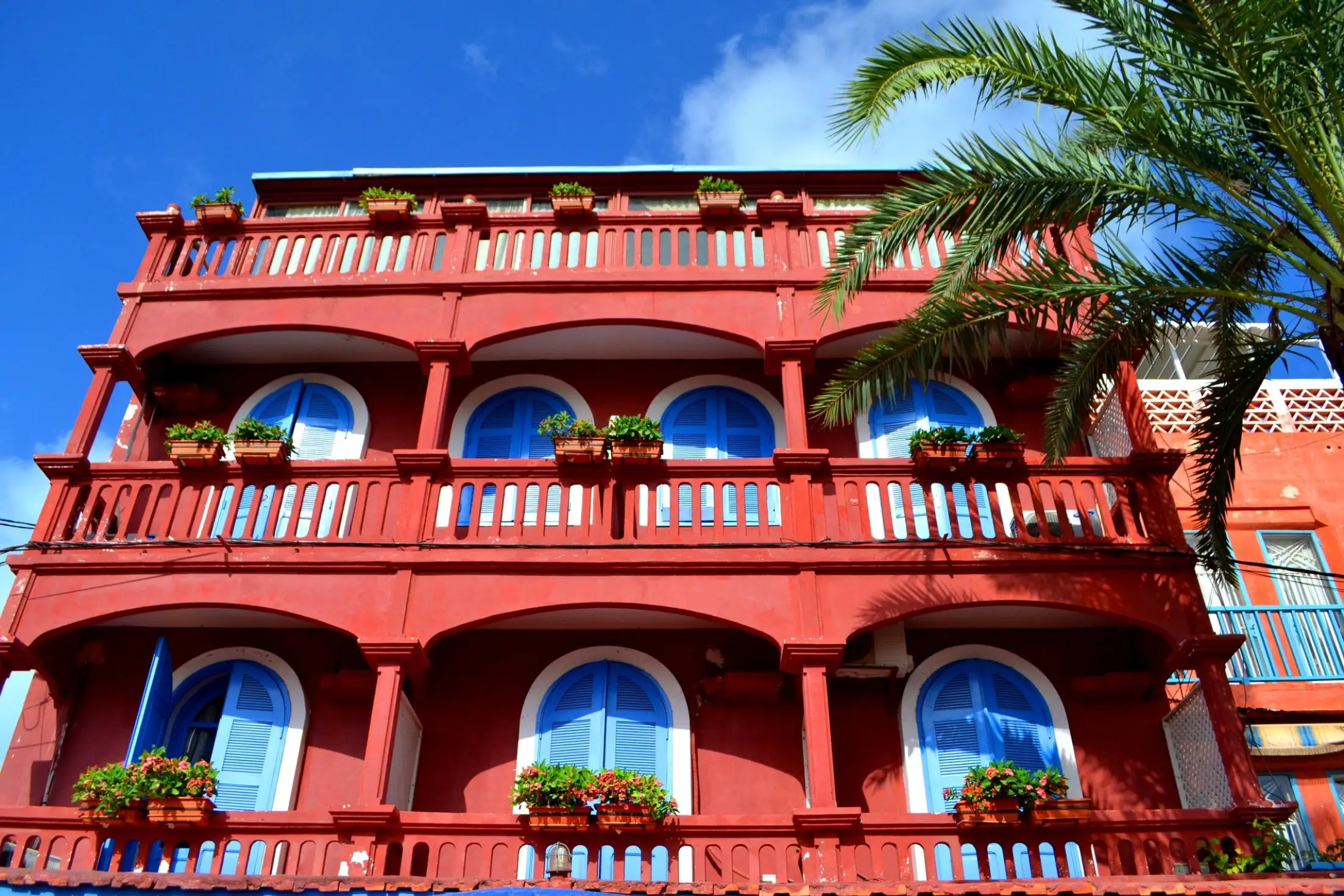 Fachada colonial en Saint Louis (Senegal)